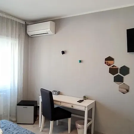 Pretty Tiburtina Pensionat 4*